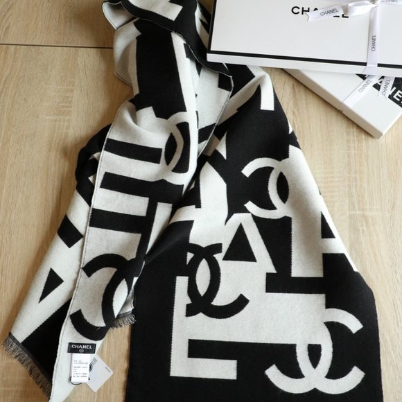 💎✨AUTHENTIC✨💎CHANEL scarf - Picture 5 of 9